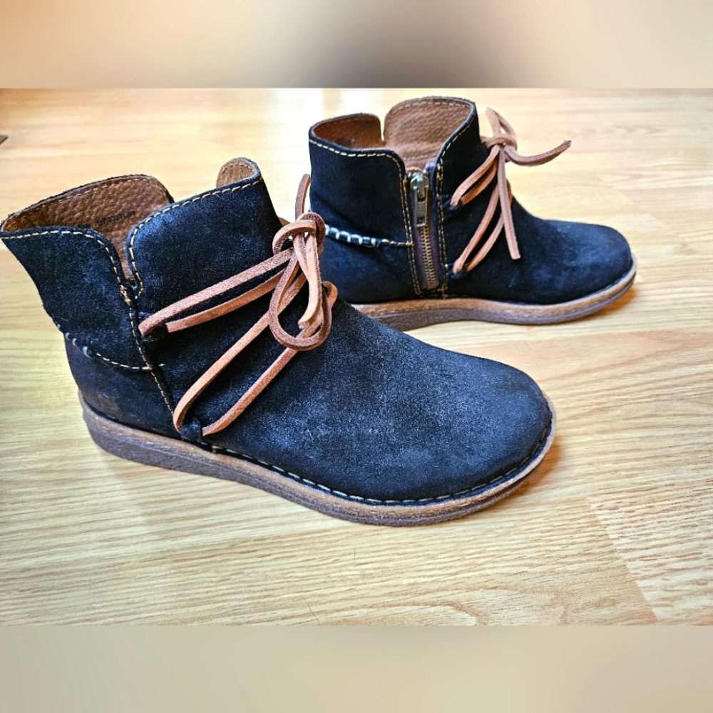 BORN Calyn Suede Chukka Boots, Brand New, Size 8